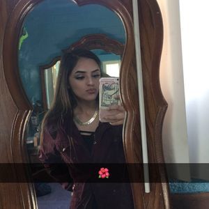 Meet your Posher, Nessa